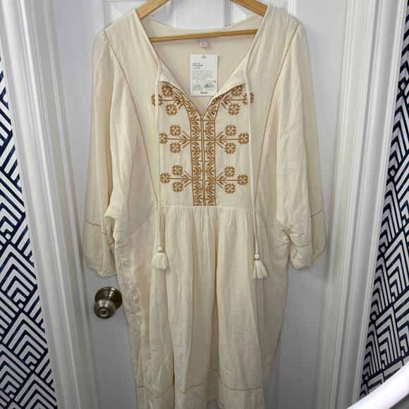 Elegant Cream Embroidered Dress - Picture 2 of 5